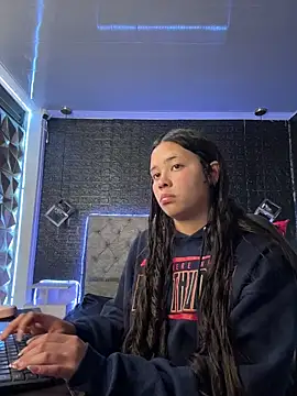 Paloma  LS online show from April 11, 7:28 pm