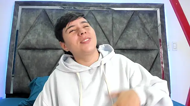 AbbySmiitth  online show from March 31, 10:43 pm