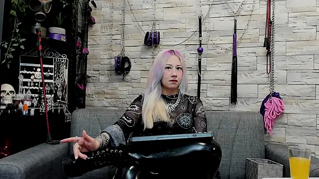 CruelMistress online show from April 26, 11:57 pm