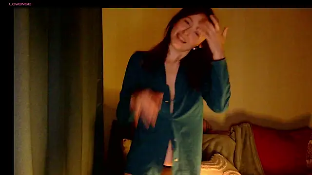 LilyXSky online show from November 7, 2:44 pm