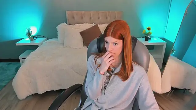 Nora Vennucci online show from October 29, 8:00 pm