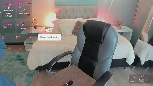 Nora Vennucci online show from February 27, 8:30 pm