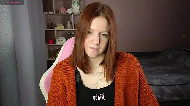 CassieJuice69 online show from April 21, 6:37 pm