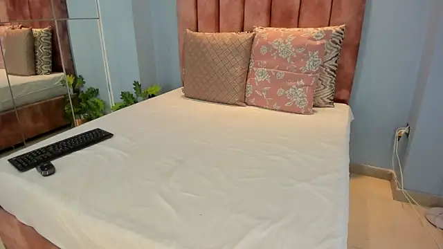 lou rosse  online show from November 25, 8:20 pm