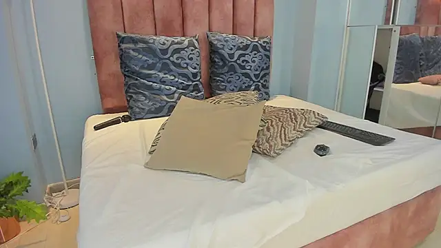 lou rosse  online show from July 29, 8:53 pm