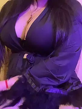 Cameelia online show from December 2, 8:33 pm