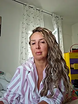 Snapshot of MariaRichi_ chatting on September 29, 6:51 am MariaRichi  online show from September 29, 6:51 am