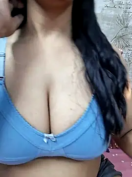 Snapshot of lovelyruhi chatting on October 12, 8:50 am lovelyruhi online show from October 12, 8:50 am