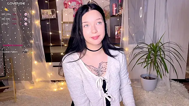 EmmaKittyCat online show from December 4, 6:30 pm