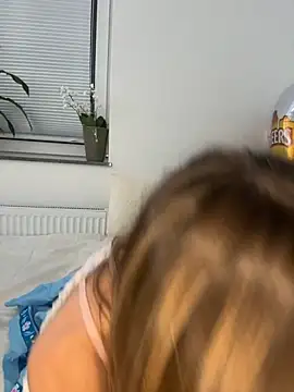 Sophie Enzo online show from October 4, 9:30 pm