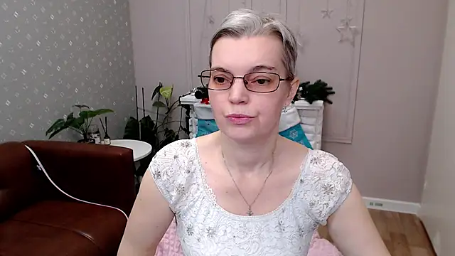 Cutie Erikaa1 online show from January 15, 3:01 am