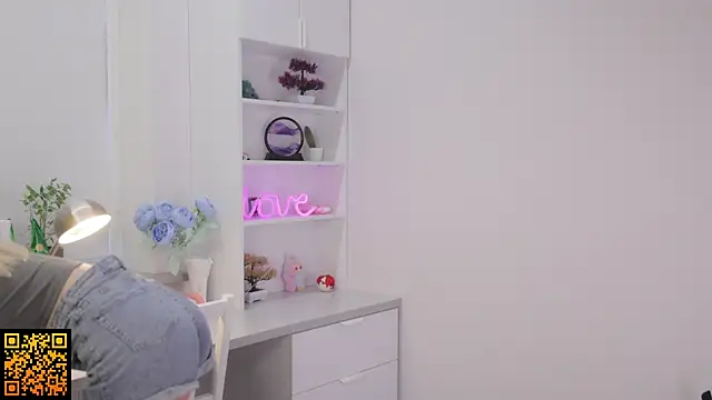 norakisses online show from October 20, 9:23 am