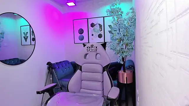 Tiara rr online show from April 19, 3:17 am