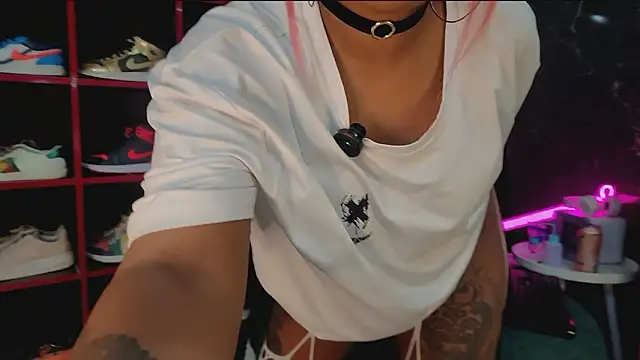 Indianbrownie online show from February 24, 8:29 pm