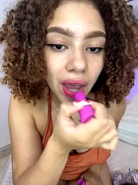 JulianaWaldo online show from October 27, 1:28 pm