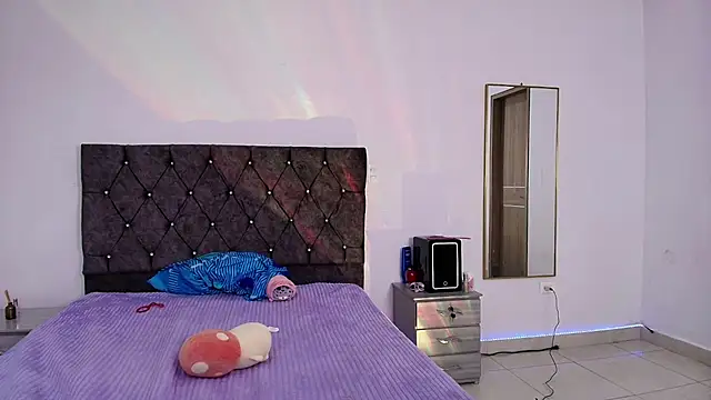 AuroraFiore online show from September 25, 5:06 am