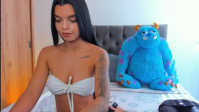 mia world  online show from November 12, 3:54 pm