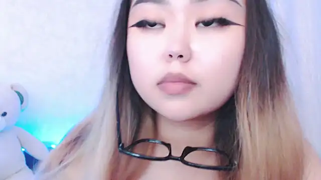 amelia sunlight online show from June 27, 4:13 pm