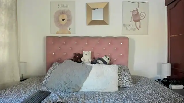 CelessteRedds online show from December 22, 11:46 am