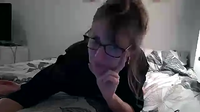 misslynexxx online show from February 3, 8:01 pm