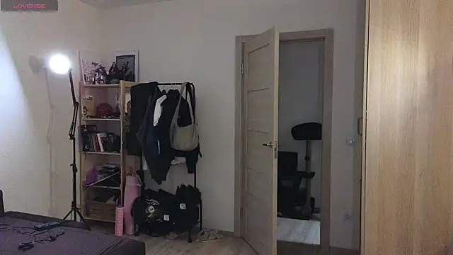 Snapshot of Space_X_Roxy_ chatting on September 25, 6:06 pm Space X Roxy online show from September 25, 6:06 pm