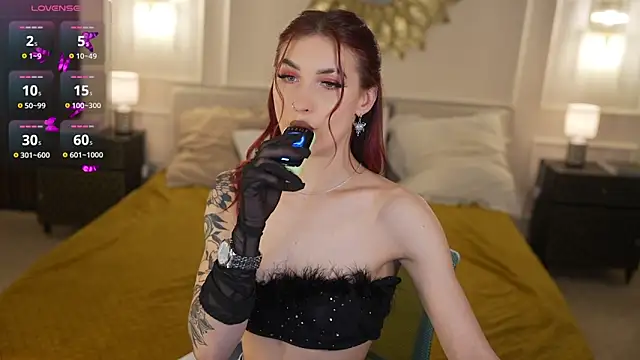 Magnetic Mia  online show from March 21, 12:26 am