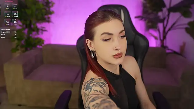 Magnetic Mia  online show from April 6, 11:39 pm