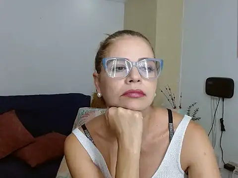  melisaa  online show from April 13, 7:36 pm