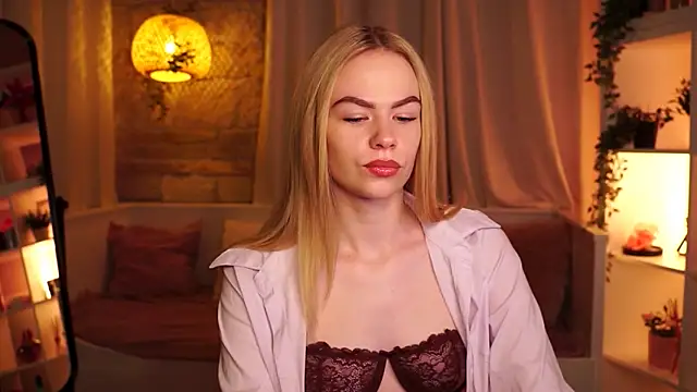 sn0w barbie online show from September 18, 8:35 am