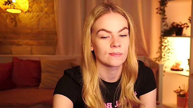 sn0w barbie online show from October 3, 8:52 am