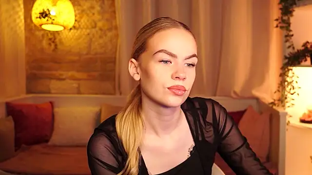 sn0w barbie online show from September 26, 8:45 am