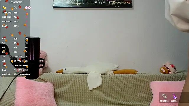 Snapshot of sweet_girl_Vr chatting on October 16, 10:18 am sweet girl Vr online show from October 16, 10:18 am