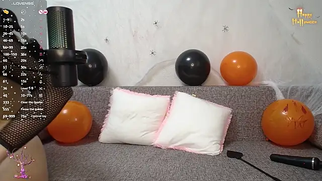 Snapshot of sweet_girl_Vr chatting on October 30, 5:10 am sweet girl Vr online show from October 30, 5:10 am