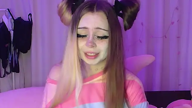 suemeow online show from April 16, 7:13 pm