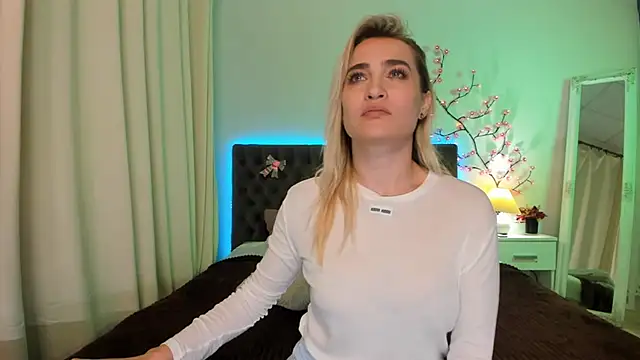 KateOwyns online show from March 27, 1:23 pm