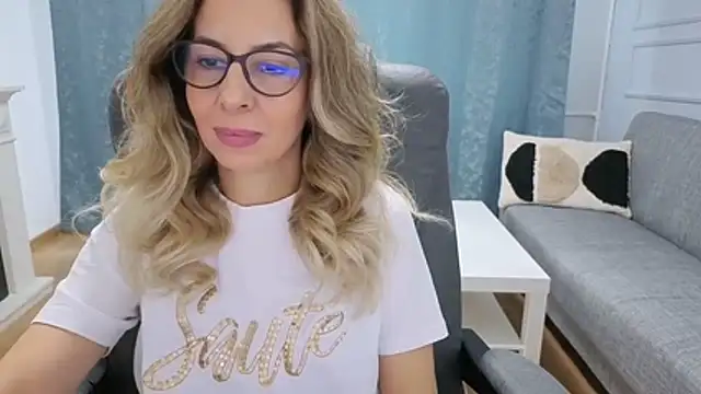 SukyGirl online show from March 20, 8:30 am