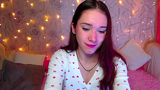 Snapshot of fluffy_kitty_ chatting on October 7, 1:15 pm fluffy kitty online show from October 7, 1:15 pm
