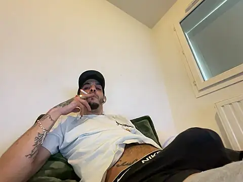 Rebeu313 online show from January 14, 11:59 am