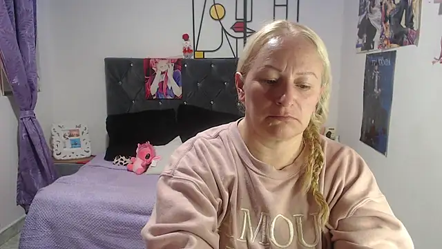 emperabigbootybigass online show from June 2, 12:28 pm