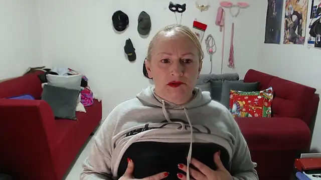 emperabigbootybigass online show from December 5, 1:01 pm