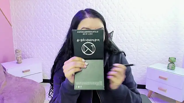 Violetaa diazz online show from November 7, 9:20 pm