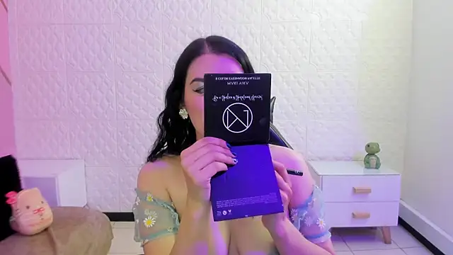 Violetaa diazz online show from May 5, 9:29 pm
