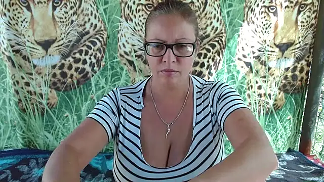Snapshot of LadyHellene chatting on September 24, 10:58 am LadyHellene online show from September 24, 10:58 am