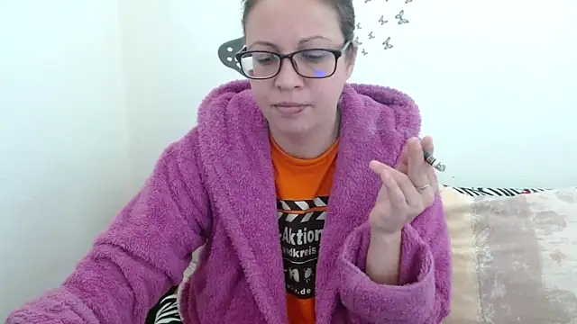 LadyHellene online show from March 19, 8:51 am