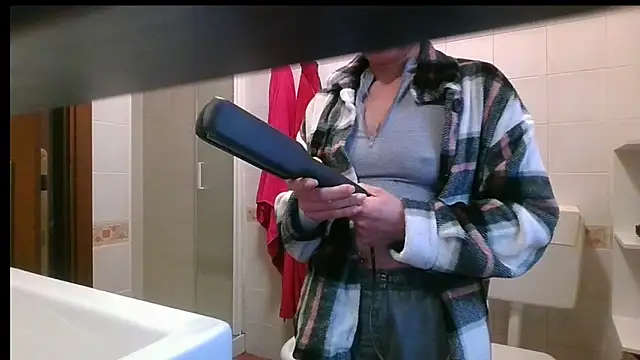 KarolinaReaper online show from March 2, 2:35 pm