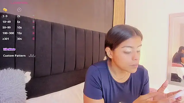 sweetsofia18 online show from March 20, 11:42 pm