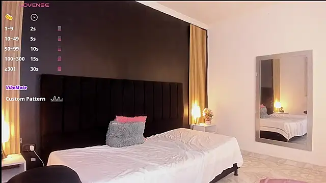 sweetsofia18 online show from October 23, 10:54 am