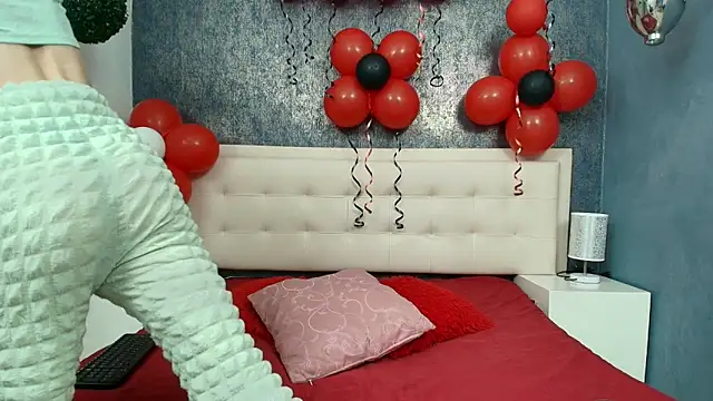 Celestial Queen  online show from February 9, 1:02 pm