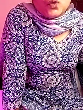 Hynahhh4u online show from November 3, 5:33 am