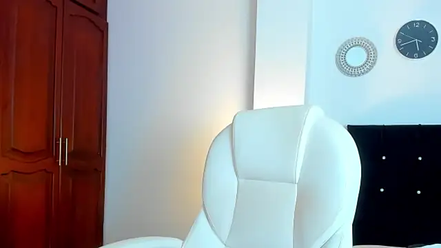 kathyajhonss online show from April 13, 10:43 pm